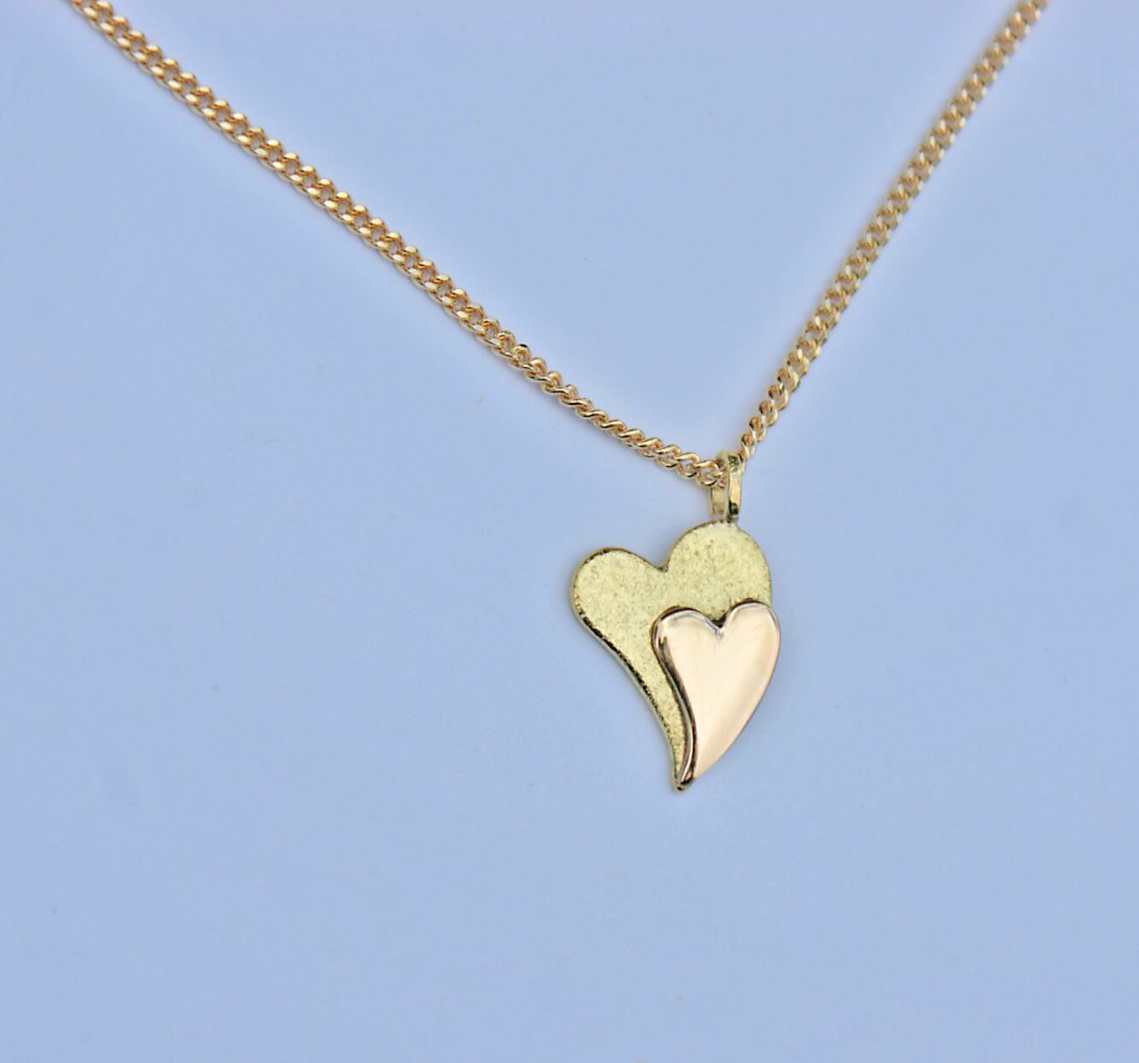 Halsband i guld, Hjärtan